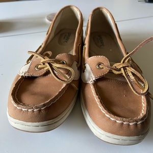 Women’s Sperry size 9